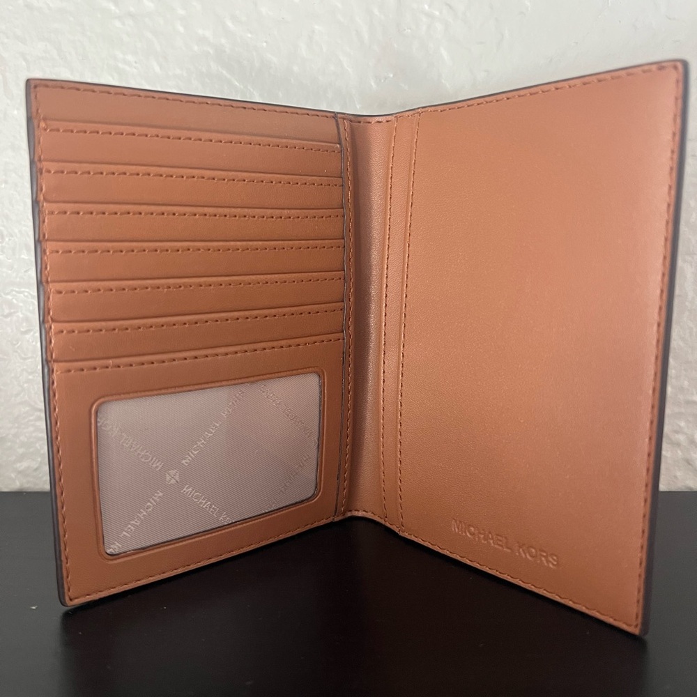 ✨NWOT - Michael Kors Bedford Travel Passport Leather Wallet Holder✨ - Picture 8 of 9